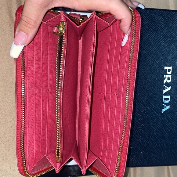 Womens Prada Wallet - Picture 3 of 4